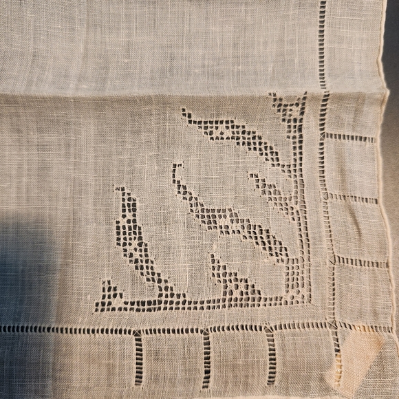 NWT Vintage Flame Drawn Work Vintage 11" Delicate Hanky - Picture 3 of 5
